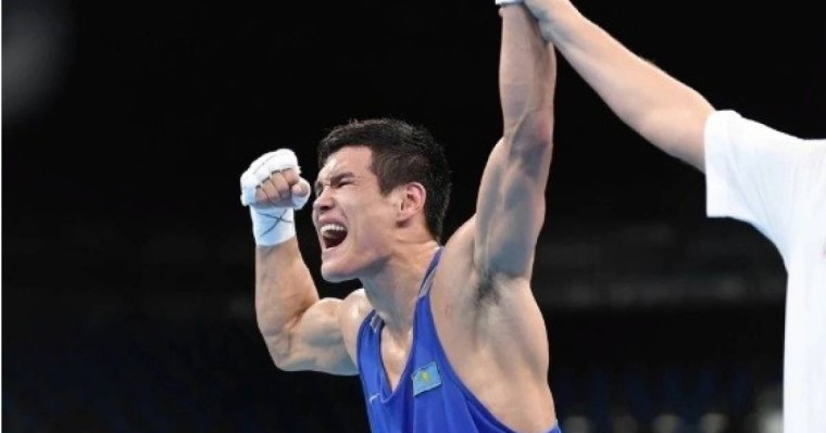 Данияр Елеусінов америкалық қарсыласын нокаутқа жіберді (ВИДЕО)