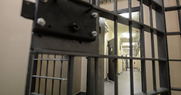 Ақтауда колония бастығы пара алғаны үшін жеті жылға сотталды