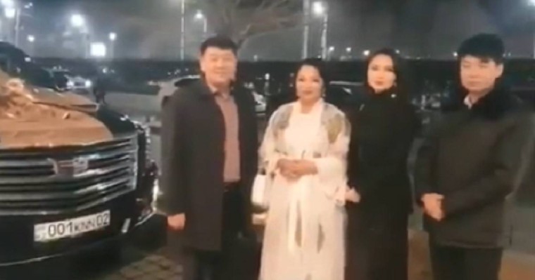 ​Бауырлары Қайрат Нұртастың туған күніне көлік сыйлады