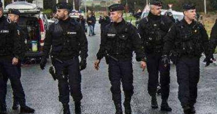 法国警察18年来首次举行大规模示威