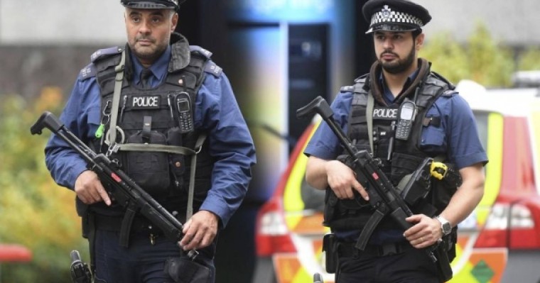 5 адам колледж студенттеріне пышақпен шабуыл жасаған