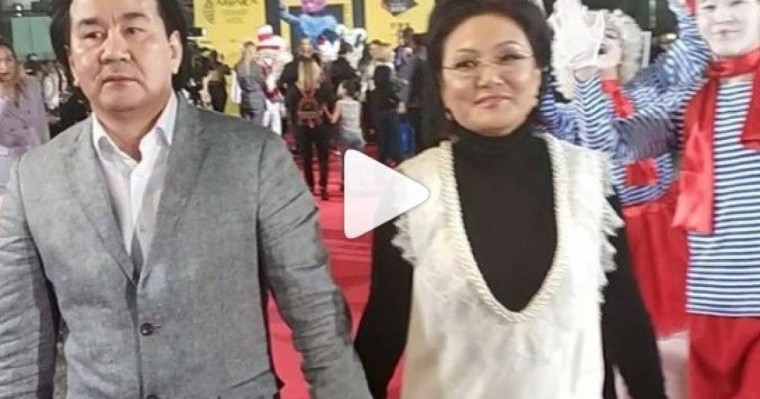 Жұбайымен қызыл кілемде қол ұстасып жүрген Дана Нұржігіт елді сүйсінтті (видео)