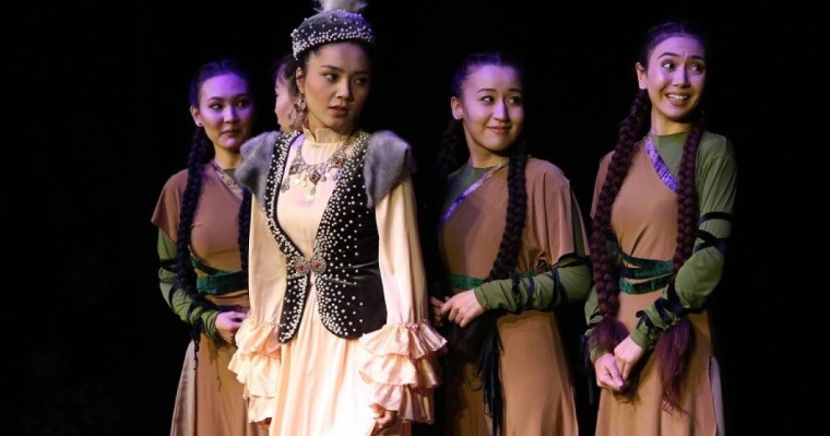 Театр-2018: Әшімов шәкірттері жаңа қойылым ұсынды (ФОТО)