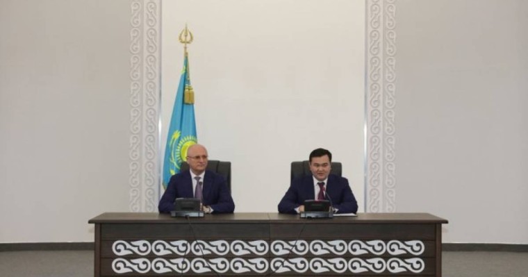 Қасымбек ұжымға ИИДМ жаңа министрін таныстырды