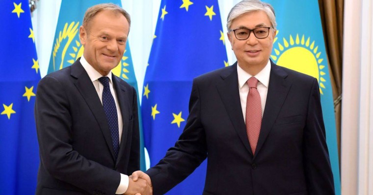 Тоқаев пен Туск заң үстемдігі, жемқорлықпен күрес мәселесін талқылады