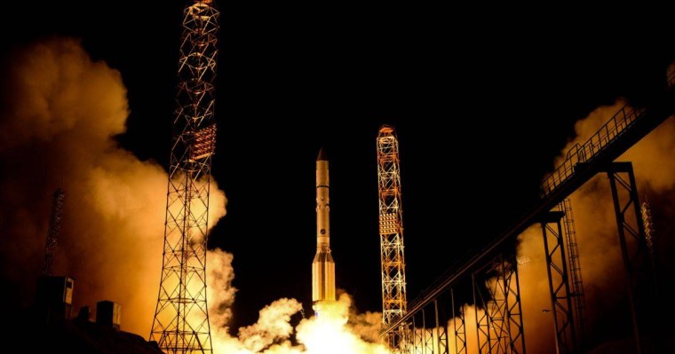 Байқоңырдан бортында ресейлік байланыс спутнигі бар "Протон-М" ұшырылды