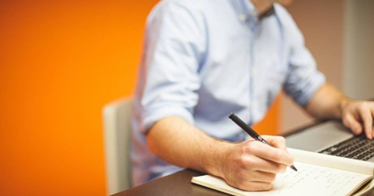 Қостанай облысында әкім қол астындағы қызметкерін тілдеді