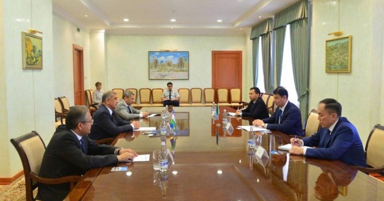 哈萨克斯坦驻乌兹别克斯坦大使会见乌最高议会立法院议长
