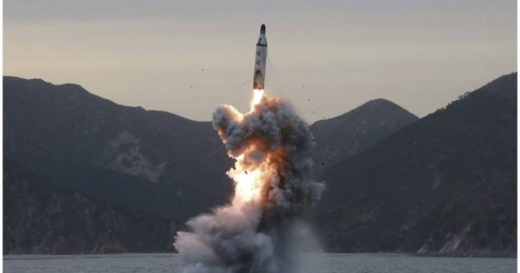 韩联社：朝鲜2日似试射潜射弹道导弹