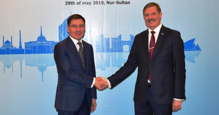 哈爱政府间经济和科技合作委员会会议在努尔-苏丹举行