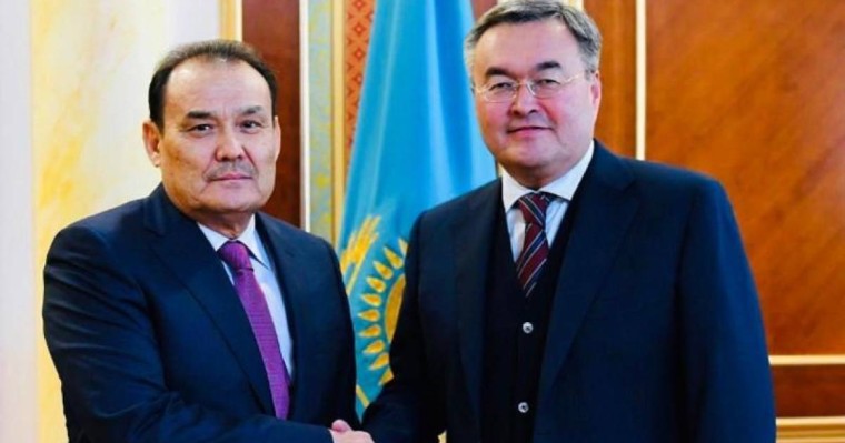 外长特列吾别尔德会见突厥议会秘书长