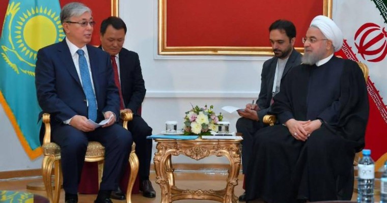 托卡耶夫会见伊朗总统鲁哈尼