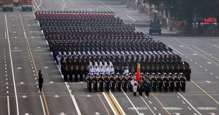 中国举行盛大阅兵仪式庆祝建国70周年