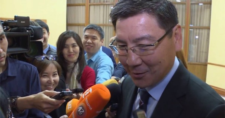 "Қауіпсіздік сертификатын әлі орнатпаған" министр оның пайдасы жайлы айтты