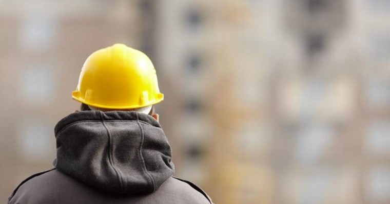 正在制定与雇佣外国雇员的企业有关的政策