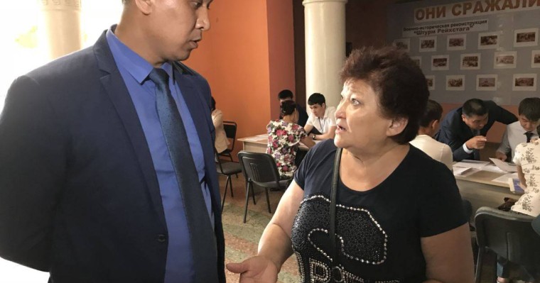 Қарағандыда "Бақытты отбасыға" көңілі толмаған аналар әкімдікке келді