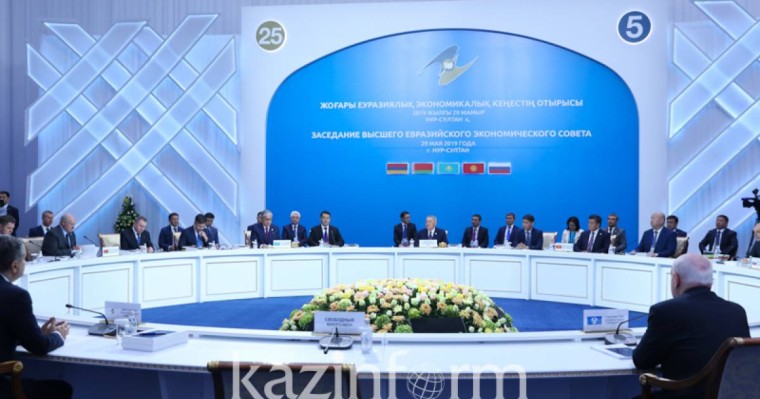 纳扎尔巴耶夫：应在欧亚经济联盟、欧盟和上合组织之间建立全面的经济合作