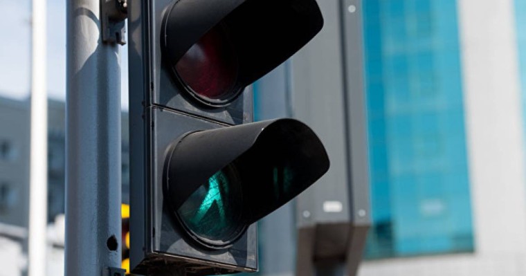 Алматыда бағдаршамдар ауыстырылып жатыр: әкімдік түсініктеме берді