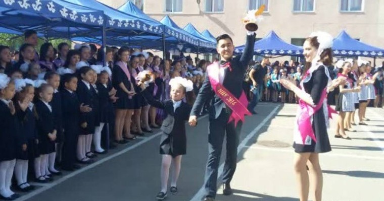 Жылда 15 мектебін жапсақ, орыс мектептерінен 100 жылда құтыламыз...