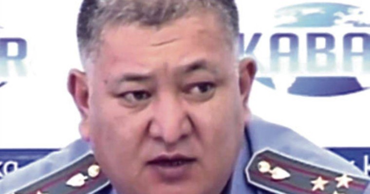 Тергеуге шақыруды елең етпеген Атамбаевтың үйіне ішкі істер вице-министрі барды