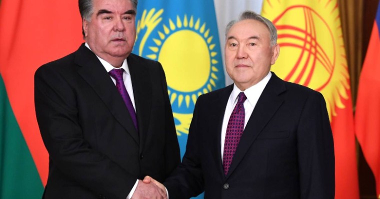 首任总统会见塔吉克斯坦总统