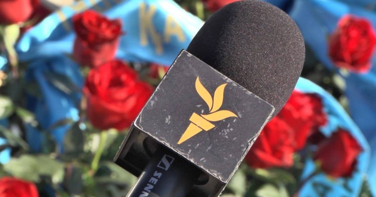 Азаттық тілшілеріне белгісіз біреулер шабуыл жасады