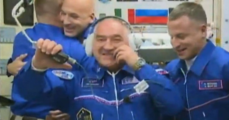 Ғарыш "Союз МС-13" кемесінің жаңа экипажын қарсы алды – видео