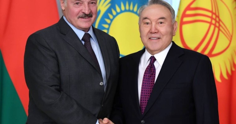 首任总统会见白俄罗斯总统卢卡申科