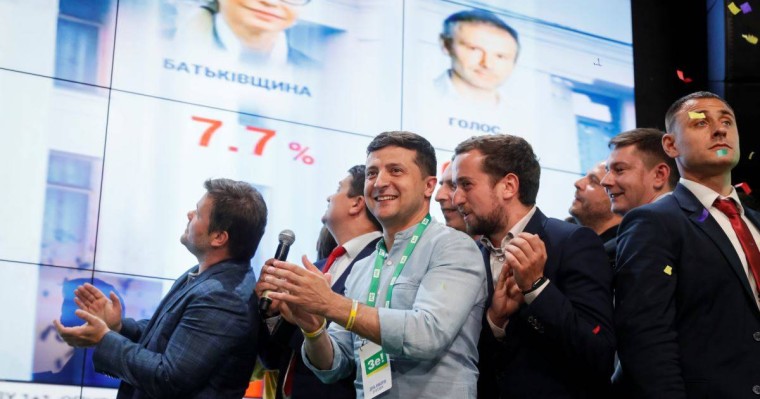 Зеленский партиясы шамамен 44 пайыз дауыс алды