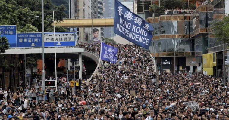 Гонконгта шерушілер демократиялық реформаны талап етті