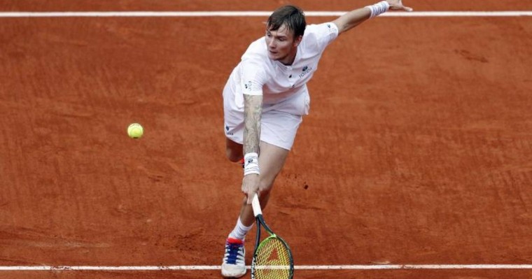 哈萨克斯坦选手闯入成都网球公开赛决赛