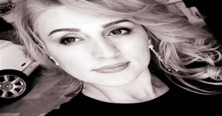 Танымал әншіні үйінің ауласында атып кеткен