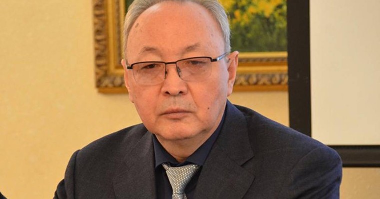 别克塔斯•别克纳扎若夫：立法工作上，参议员不能忽视自己的责任