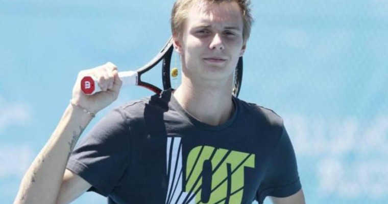 成都网球公开赛：哈萨克斯坦小将闯入半决赛