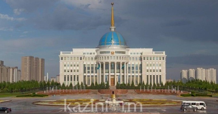 托卡耶夫总统向日本首相致慰问函