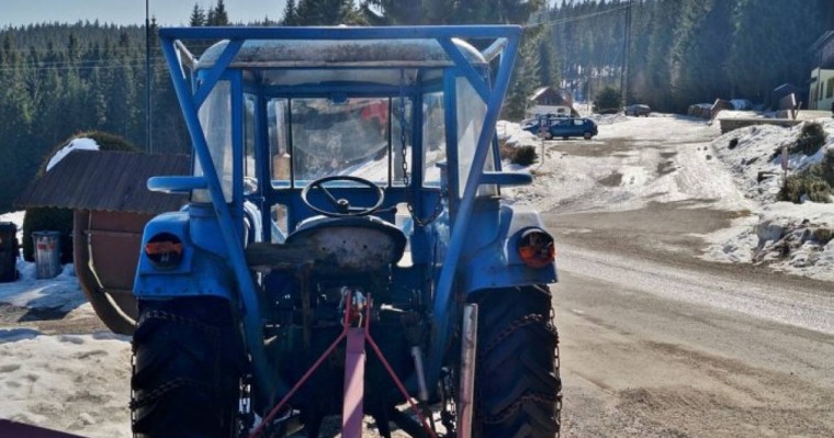 Ақтөбе облысында екі жүкті келіншек перзентханаға трактормен келген