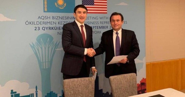 哈萨克斯坦环境、地质和自然资源部部长会见美国多家企业代表