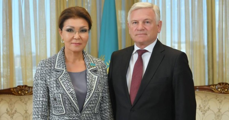 参议院议长会见白俄罗斯驻哈大使