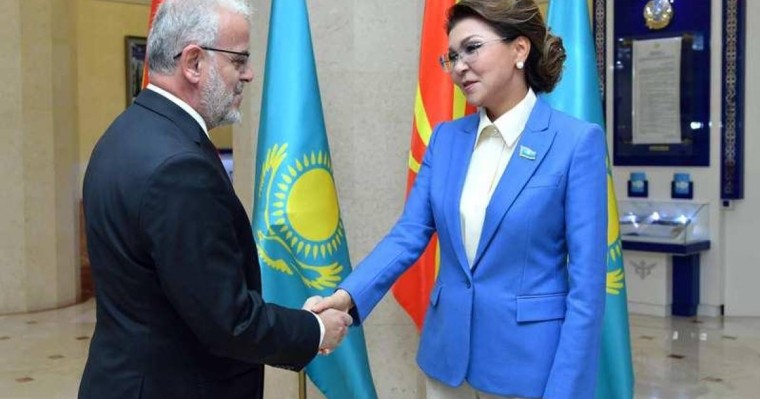 纳扎尔巴耶娃会见北马其顿议会议长贾菲里