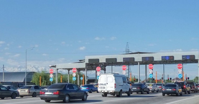 Істемейтін терминал мен кептеліс. Ақылы жолдың әлегі