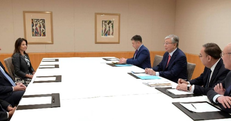 托卡耶夫总统会见高盛集团总裁所罗门