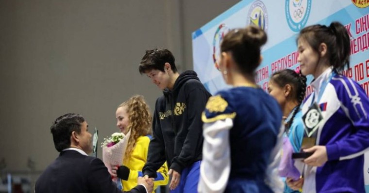 Бокстан Вольнова турнирі: сегіз алтын қоржында