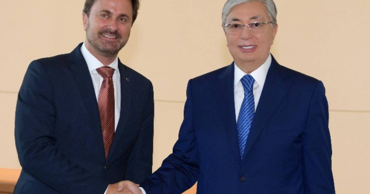 托卡耶夫总统会见卢森堡总理贝泰尔