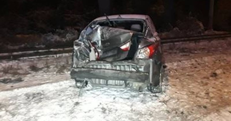 Алматыда пойыз автокөлікті сүйреп әкетті