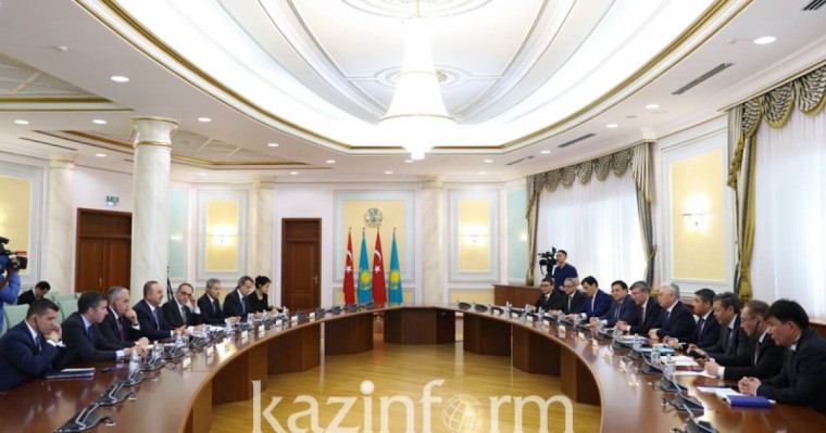 哈土外长召开联合新闻发布会