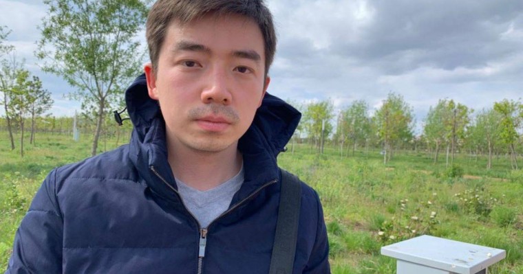 Әлімжан Ізбасаровты полиция көшеден ұстап алып кетпек болды