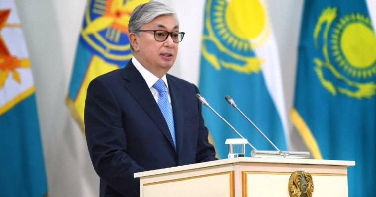 托卡耶夫总统出席国防部扩大会议