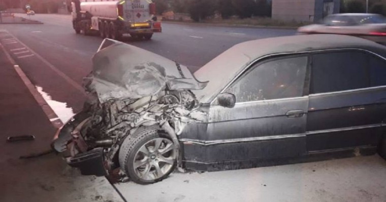 Алматы жаңалықтары: BMW жанармай таситын көлікке соғылып, өртеніп кетті