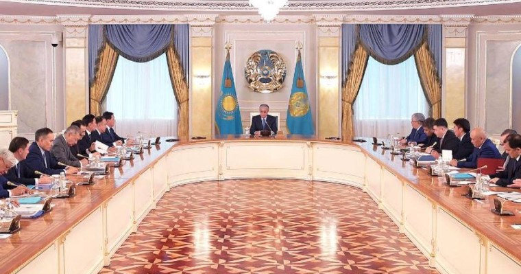 托卡耶夫总统接见直辖市市长