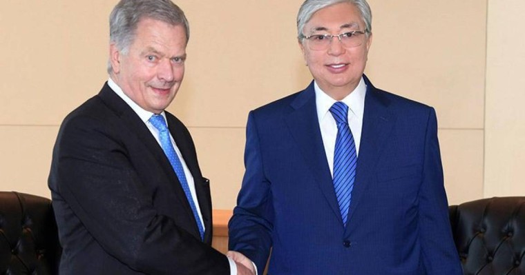 托卡耶夫会见芬兰总统尼尼斯托